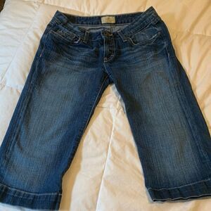 BUCKLE, denim capris, size 28, cotton blend, has some stretch, great condition